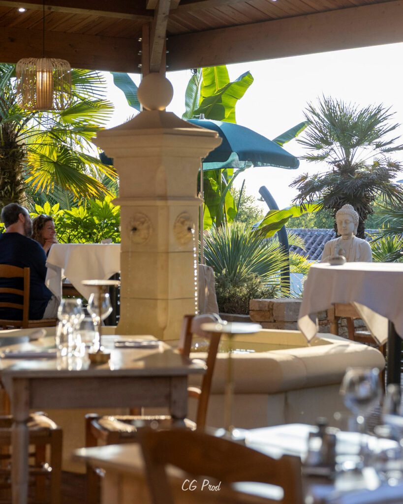 Terrasse Restaurant Un Canard sous l'Olivier