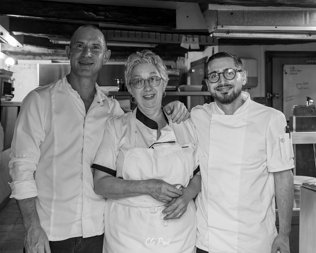 Équipe traiteur du Restaurant Un Canard sous l'Olivier à Cahors